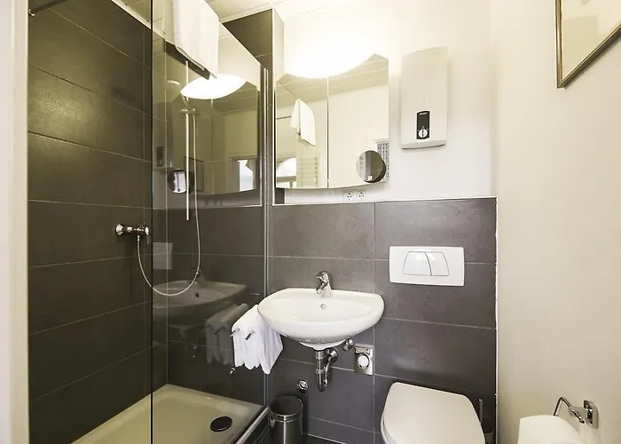 Отель Heinrichs Winery 3*